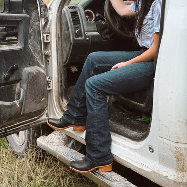 Hyer Leawood Boot - Black on Black - Broken horn