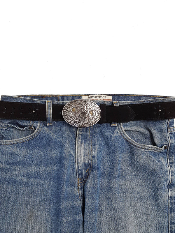 Western Oval Sunflower Buckle - Broken horn
