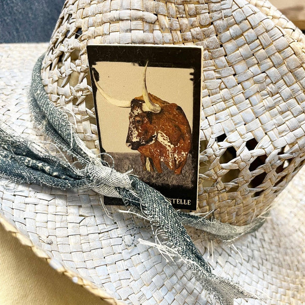 Leather Hat Card - Rojo 2.0 - Broken horn