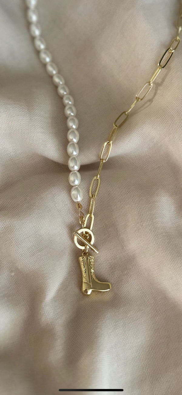 Pearls and Boots Necklace - Broken horn
