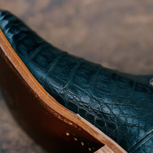 Hyer Big Bow - Black Honey - Broken horn