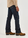 KONTOOR Wrangler men's retro slim fit bootcut jeans, Dax style, showcasing classic denim fabric and stylish cut.