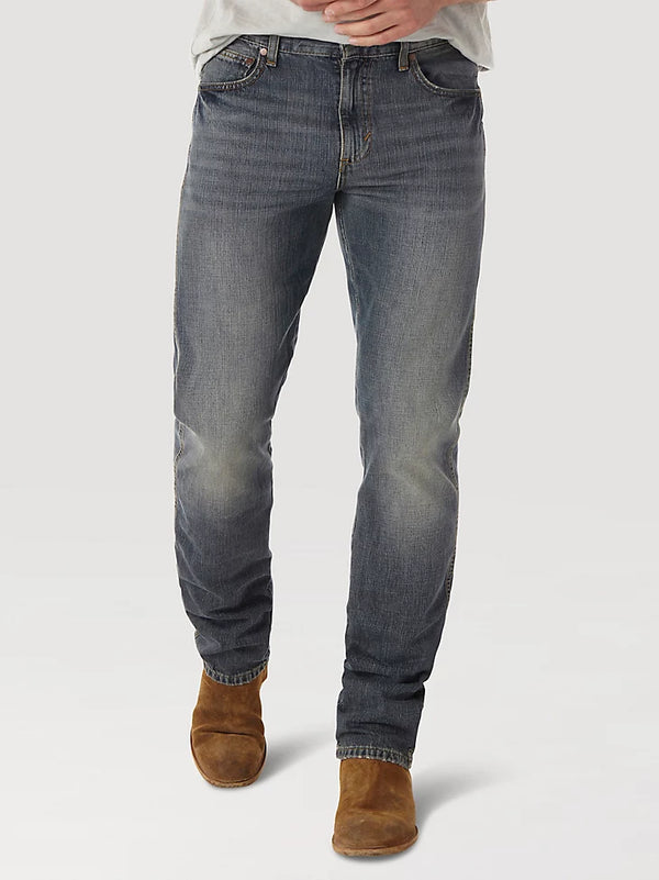 KONTOOR Wrangler men's retro slim fit straight leg jeans in dark knight denim, showcasing classic five-pocket design and modern style.