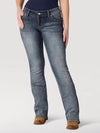 Women’s Wrangler Retro Sadie low-rise jeans in DW wash, displayed on a mannequin, showcasing fit and denim details.