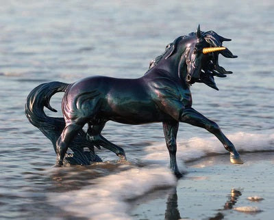 Neptune - Unicorn Stallion - Broken horn