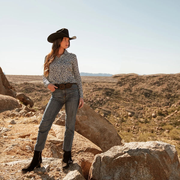 Black felt Stetson Skyline 6x hat by RHE HATCO, INC featuring a wide brim and classic Western style.