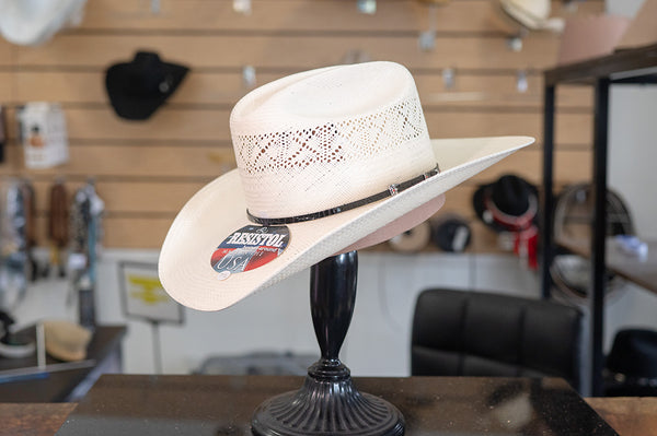 Resistol 20X Gold Card Straw Hat - Broken horn