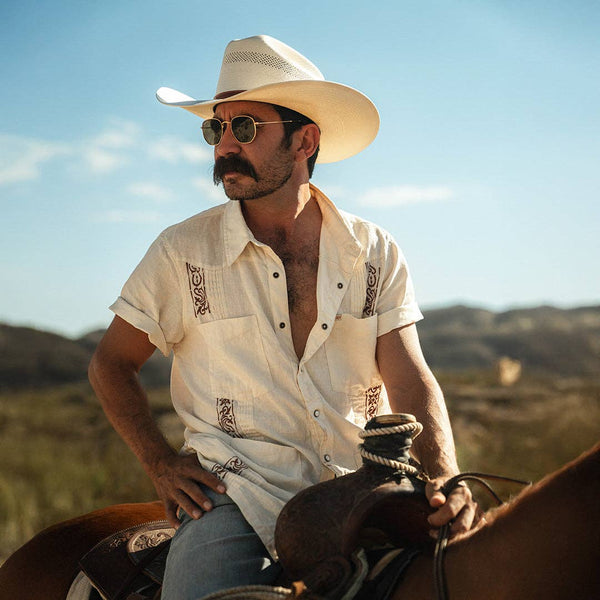 Caballero Guayabera - Broken horn