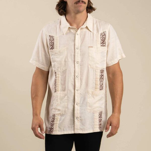 Caballero Guayabera - Broken horn