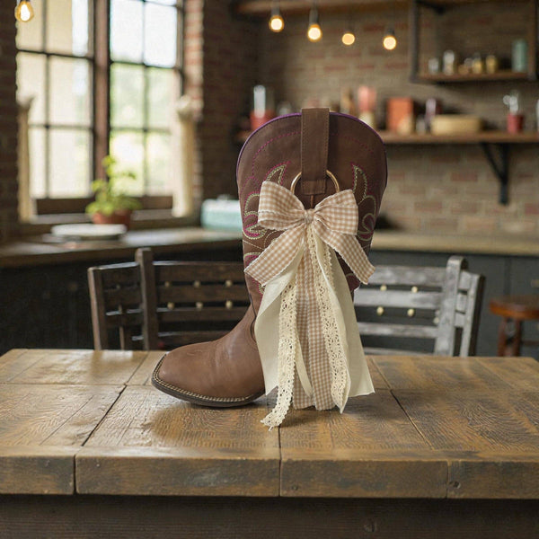 The Sweetwater Boot Bow - Broken horn