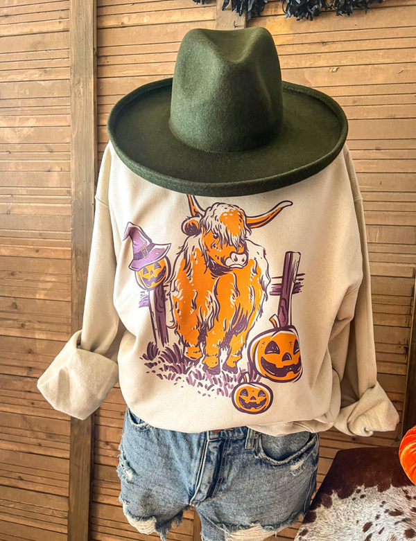 Halloween Highland Sweatshirt - Broken horn