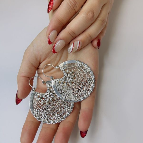 Jerezana's Earrings - Broken horn