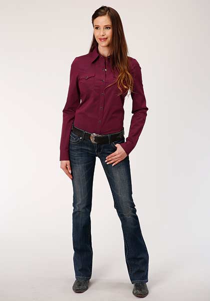 Women's Roper long sleeve snap shirt in solid wine color, featuring classic button-down design and casual style.